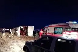 عکس اتوبوس واژگون شده در زنجان