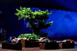 خیابان خوابی در چین برای صرفه‌جویی در هزینه برق!/تصاویر