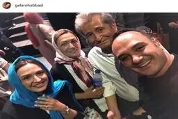 گلاره عباسی و پدر و مادرش در کنار احسان کرمی/عکس