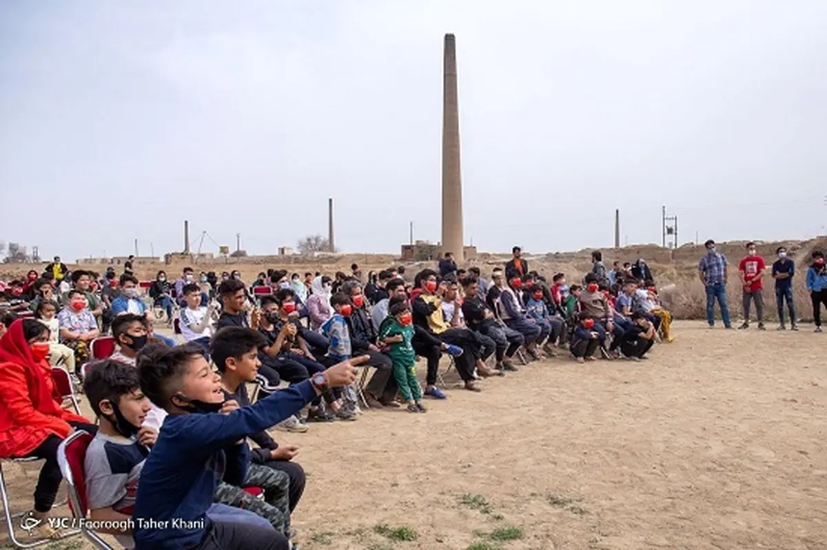 تصاویر زیبا از جشن نوروزی در کوره آجرپزی