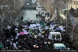 تجمع اعتراضی دانشجویان مقابل سفارت فرانسه/ تصاویر