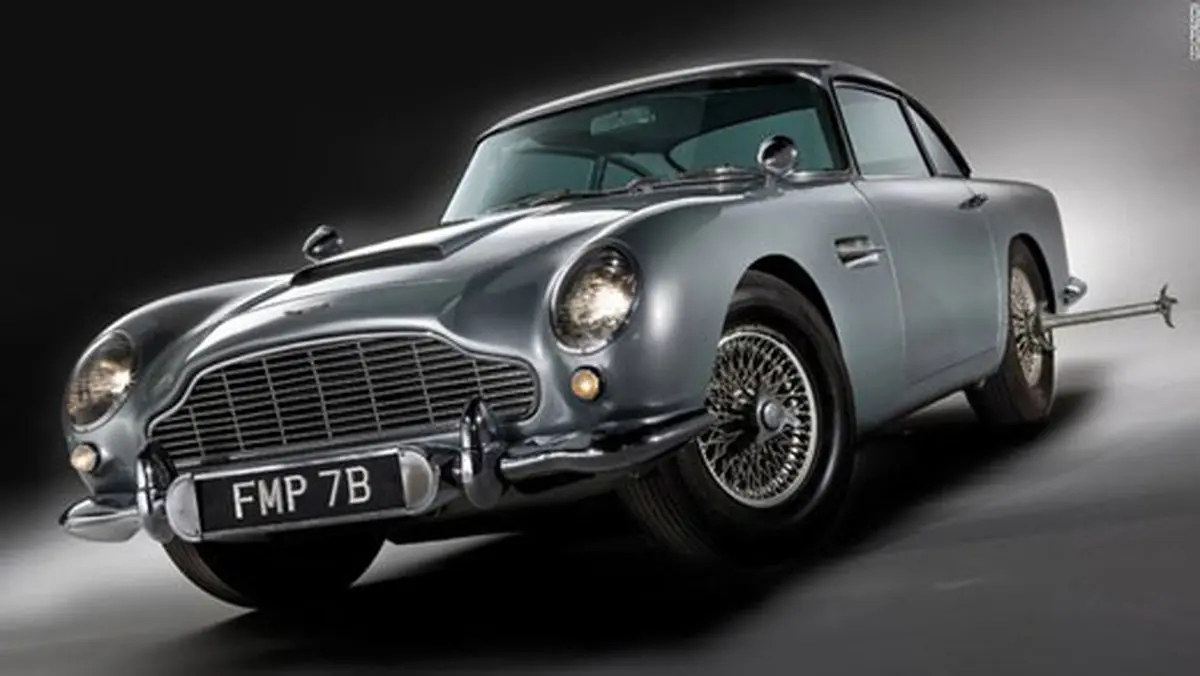 تصاویر خودروهای بازیگر مشهور سینما