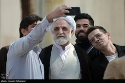 عکس / سلفی محسنی اژه ای با خبرنگاران