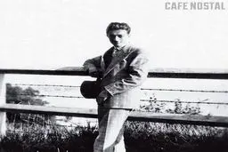 عکس کمتر دیده شده از صادق هدایت