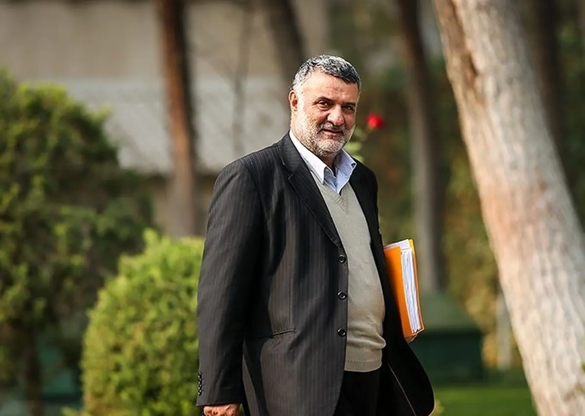 دفاعیات محمود حجتی از برنامه‌هایش در وزارت جهاد کشاورزی/کشاورز بوده و هستم /فکر می‌کنید پول داریم و بدهی گندمکاران را نمی‌دهیم/شائبه بر سر مدرک تحصیلی آقای وزیر