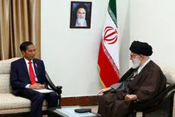 رهبر انقلاب در دیدار رئیس جمهوری اندونزی: کشورهای اسلامی بر خلاف خواست دشمنان، یکدیگر را تقویت کنند