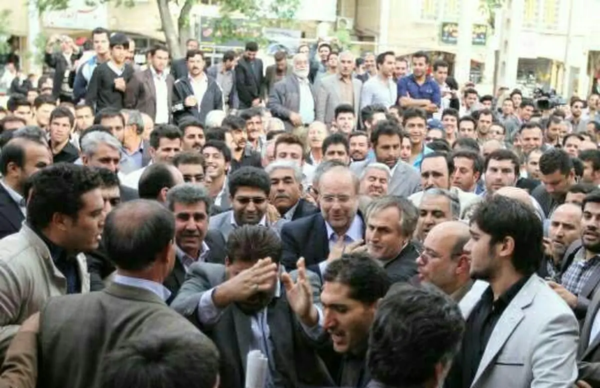 لحظه ورود قالیباف برای ثبت نام در انتخابات ریاست جمهوری/عکس