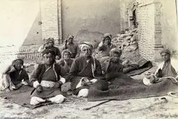 لحاف دوزی در زمان قاجار/ عکس