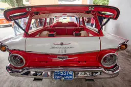 تصاویر/ گردهمایی خودروهای کلاسیک در ساری