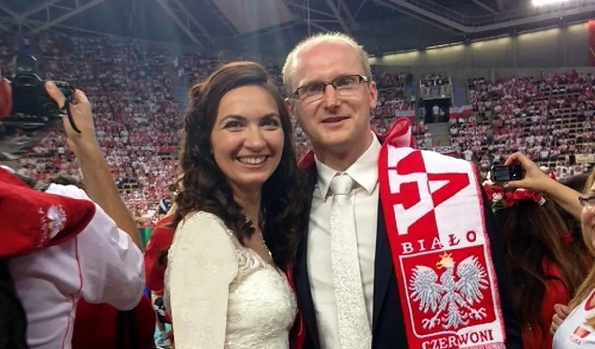 عروسی در سالن مسابقه ایران-لهستان+عکس