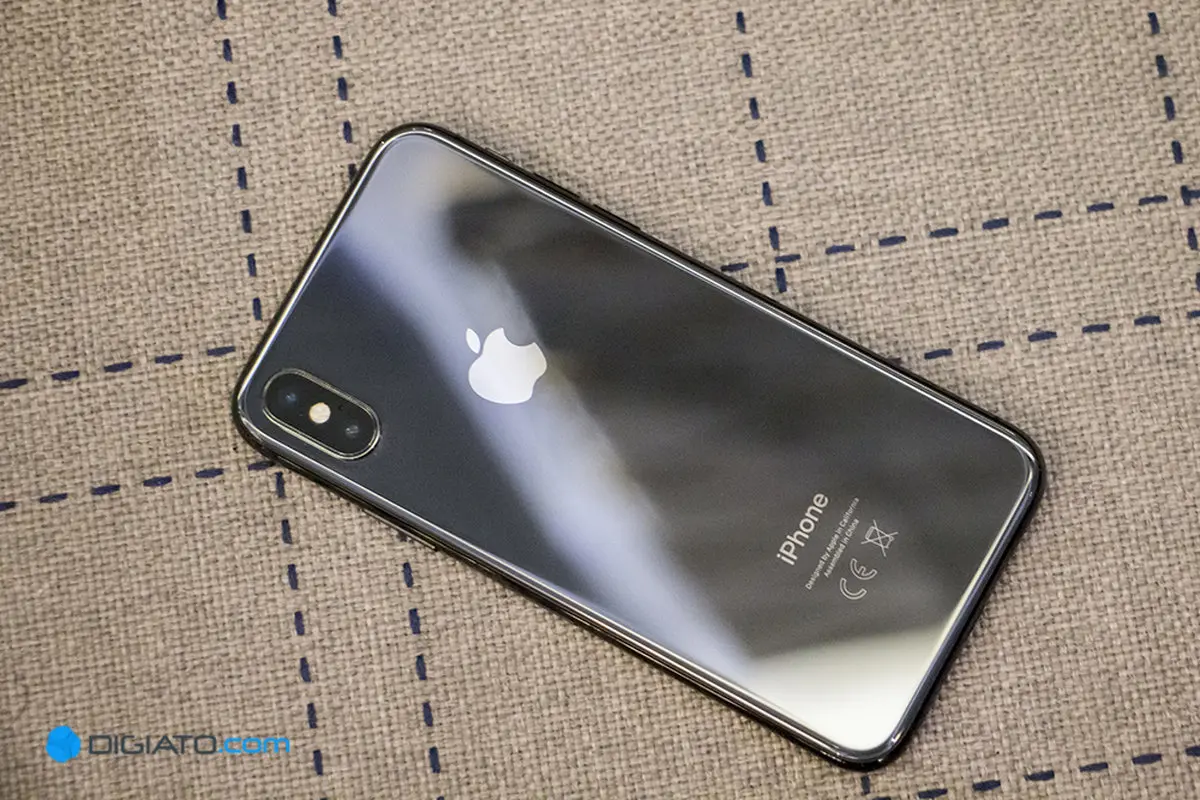 موبایل های پرچمدار سال 2018 از پنل پشتی شیشه ای بهره خواهند برد