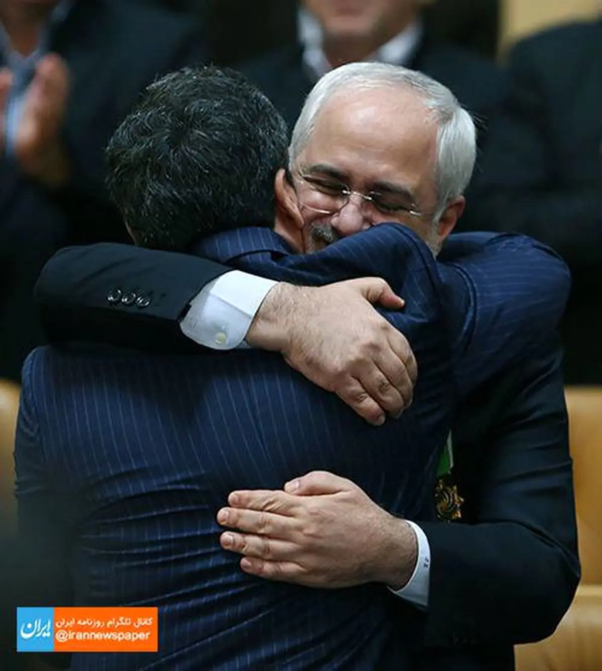 عراقچی در آغوش ظریف/عکس