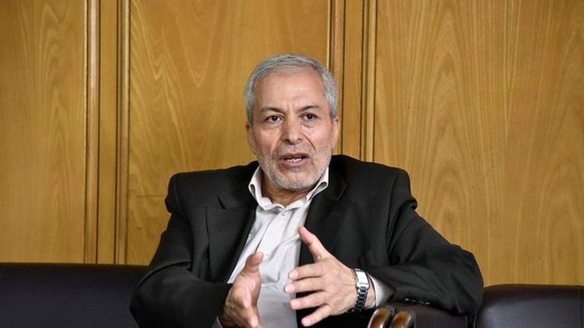 محمود میرلوحی: منتجبنیا و حکیمیپور که میگویند شورای عالی فایدهای ندارد از مدل بیعیب خود رونمایی کنند/ اجازه نمیدهیم تجربه انتخابات ۸۴ تکرار شود/ خاتمی فعلا به انتخابات ورود نمیکند