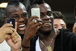 شباهت‌ جالب‌ این‌ فوتبالیست‌ با برادرش/عکس