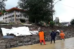 بیرون آمدن مرده‌ها از قبرها در رامسر+ تصاویر