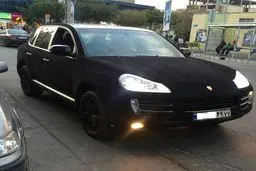 شاسی بلند خاص پورشه در خیابان های تهران/عکس