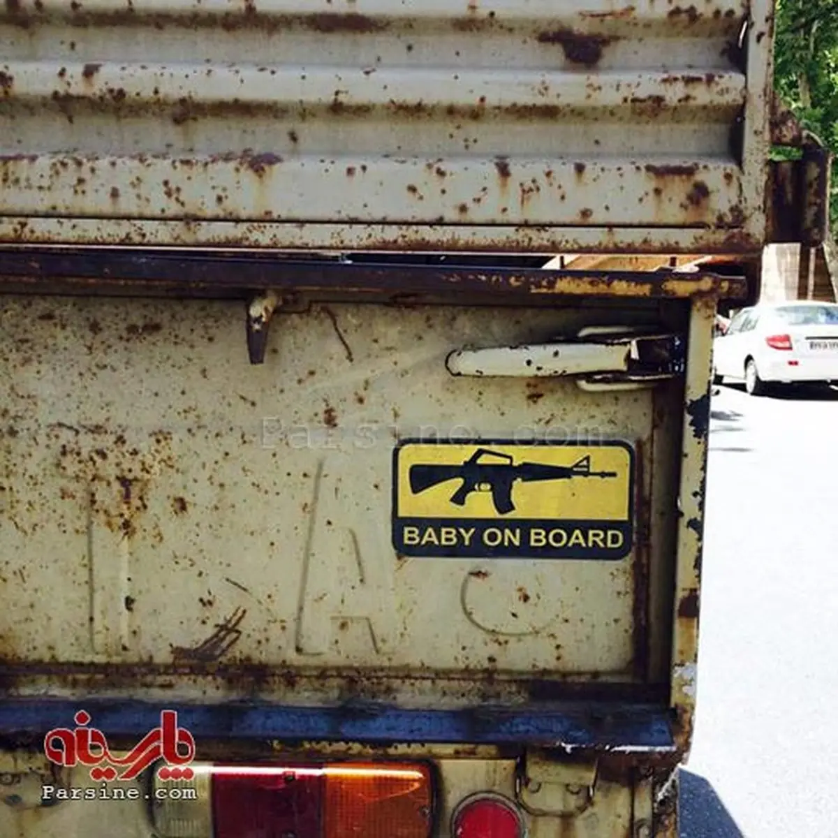 تبلیغ پشت کامیونی در تهران