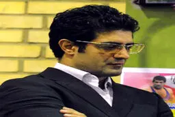 هادی حبیبی سرمربی تیم کشتی دانشگاه آزاد شد