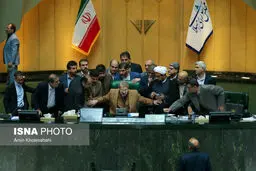 کار سخت لاریجانی در مجلس!/عکس