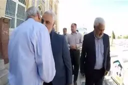 فیلم دیده نشده از حضور شهید حاج قاسم سلیمانی در گلزار شهدای کرمان