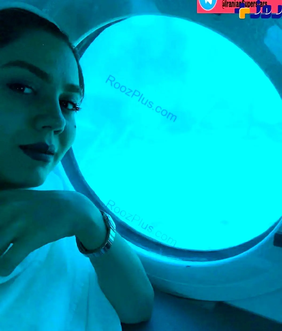 زن بازیگر ایرانی در زیر دریایی/ عکس