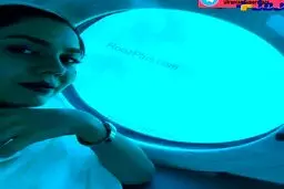 زن بازیگر ایرانی در زیر دریایی/ عکس