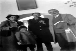 آخرین عکس از صادق هدایت