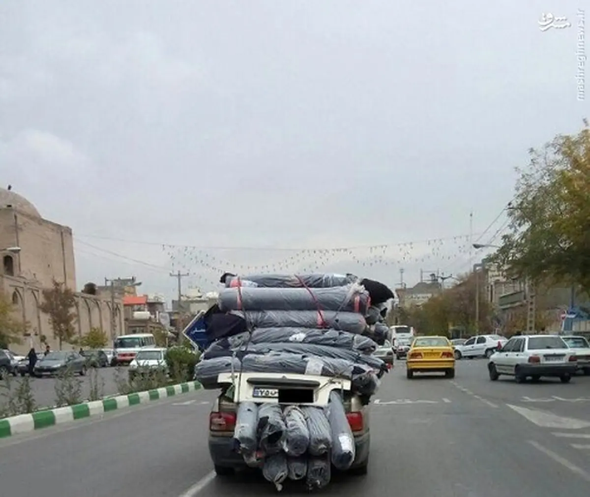 نوعی عجیب از باربری با پراید/ عکس