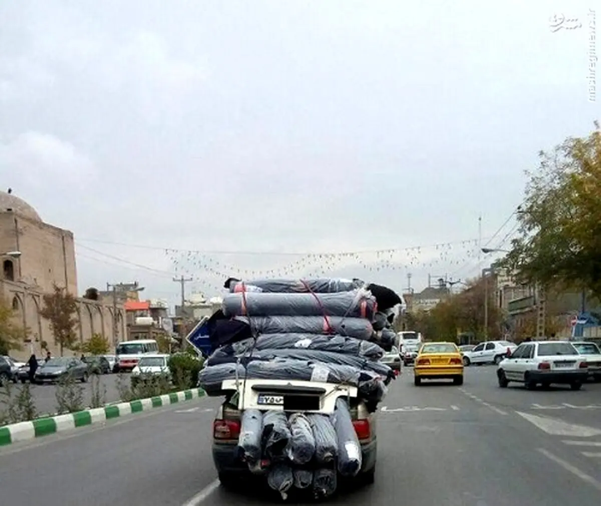 نوعی عجیب از باربری با پراید/ عکس