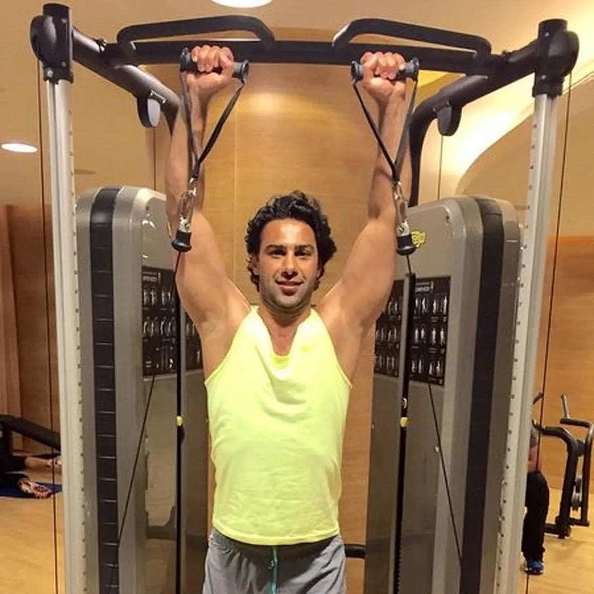 عکس/تناسب اندام فرهاد مجیدی!