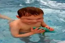 نوجوانی که هنوز کودک است+ عکس