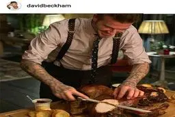 «دیوید بکهام» در حال سرو بوقلمون شام کریسمس/عکس