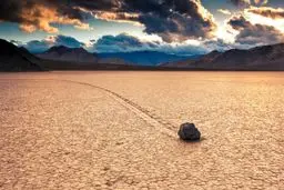 راز سنگ‌های متحرک حل شد/عکس