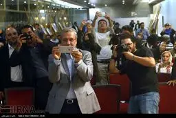 تلفن همراه آقای وزیر!/عکس