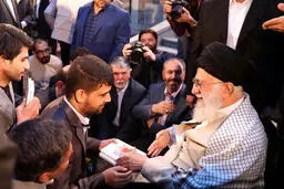 تصاویر/ دیدار جمعی از شاعران و اهالی فرهنگ و ادب با رهبر معظم انقلاب