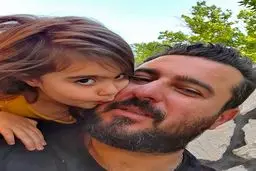 بوسه داغ روي گونه محسن كيايي! + عكس