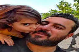 بوسه داغ روي گونه محسن كيايي! + عكس