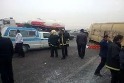 2 کشته در حادثه واژگونی اتوبوس دانشجویان در جاده اصفهان/عکس