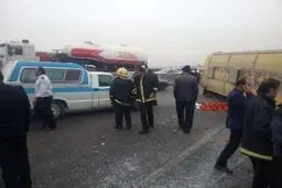 2 کشته در حادثه واژگونی اتوبوس دانشجویان در جاده اصفهان/عکس