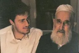 عکسی از جوانی سید حسن خمینی در کنار پدر بزرگ مادری