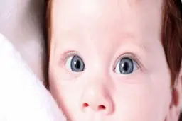 فلش دوربین به چشم نوزادان آسیب می‌زند؟