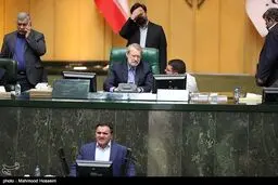 ربیعی وزیر ماند؛ 126 موافق، 124 مخالف، 2 ممتنع /حملات شدید به وزیر کابینه روحانی در صحن علنی مجلس/تاجگردون:آدمِ لاریجانی نیستم/کواکبیان: همه مشکلات فقر باید توسط ربیعی بر طرف شود؟ /نماینده مخالف ربیعی:کاش مردانه پای دفاعت از میرحسین می‎ماندی و نمی‎گفتی عا