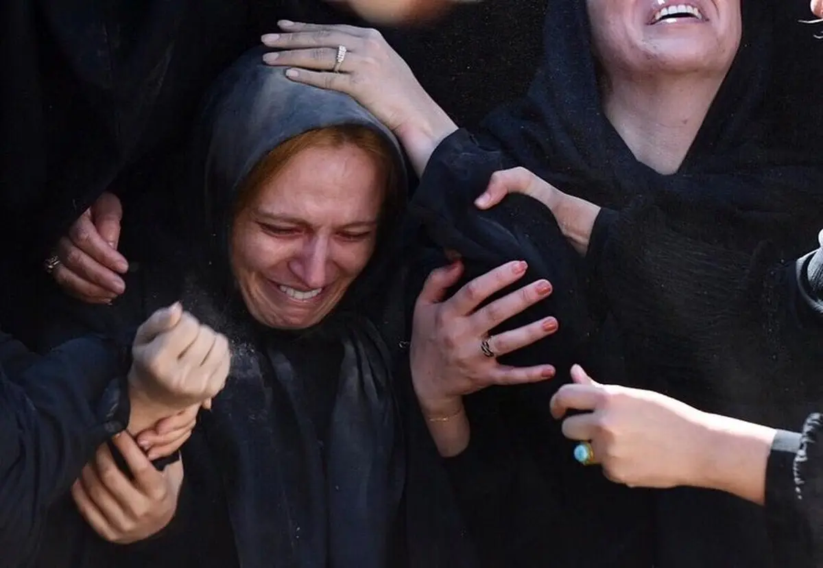 گلاره عباسی در نمایی از فیلم پدران