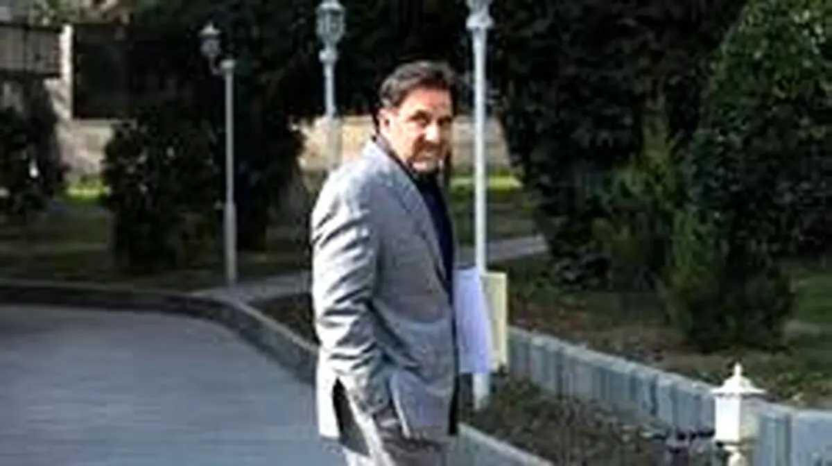 آخوندی: سال ۹۴ به بزرگان اصلاح طلب گفتم که با این فرمان به موفقیت نمی‌رسیم/ جریان اصلاحات روی اسبی سرمایه گذاری کرد که کس دیگری برد/ به فکر ۱۴۰۰ نیستم/ دلیلی نداشت که دولت دو دوره‌ای شود/ با موضع رئیس جمهور در قبال خروج آمریکا از برجام کاملا مخالف بودم