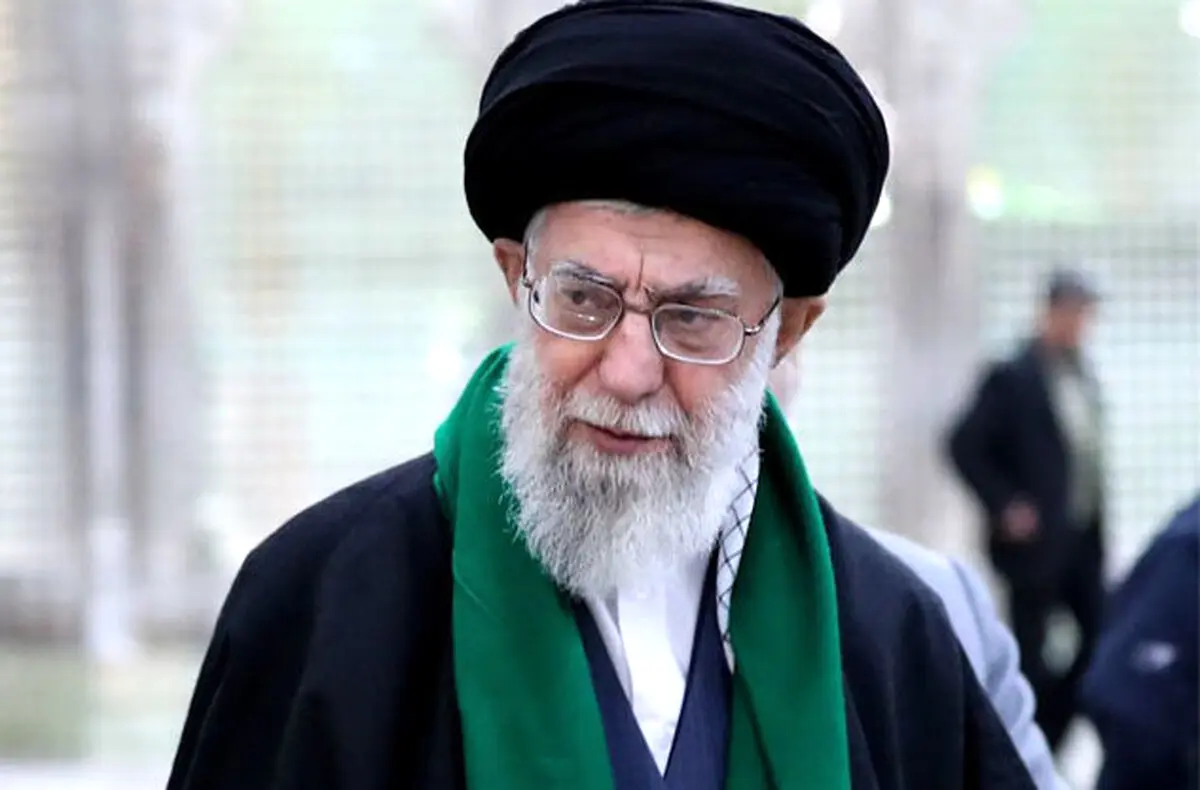 حضور رهبر انقلاب در منزل شهید سردار همدانی