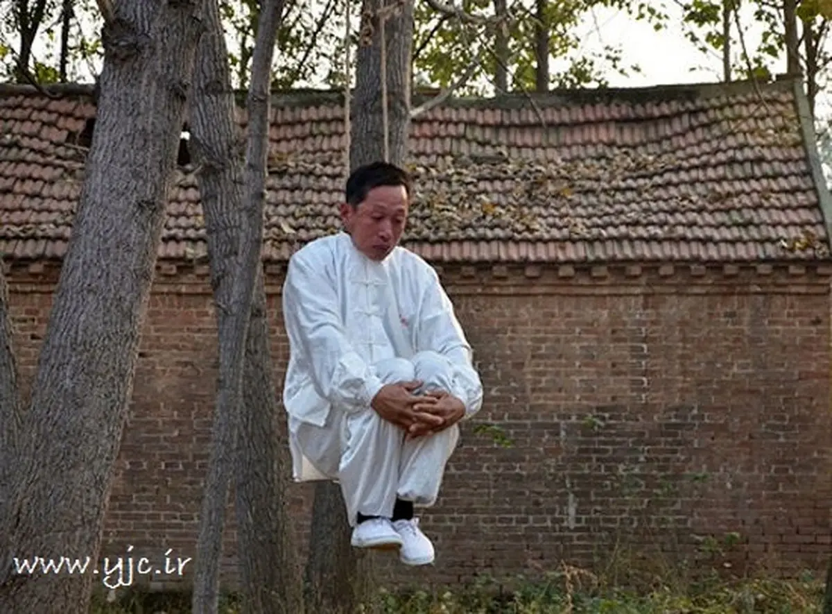 مردی که هر روزخودش را دار می‌زند!/عکس