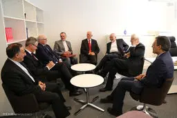 دیپلماسی ظریف در اروپا به روایت تصاویر