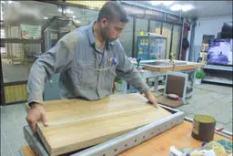 آماده سازی درب ضریح حضرت عباس(ع)+تصاویر