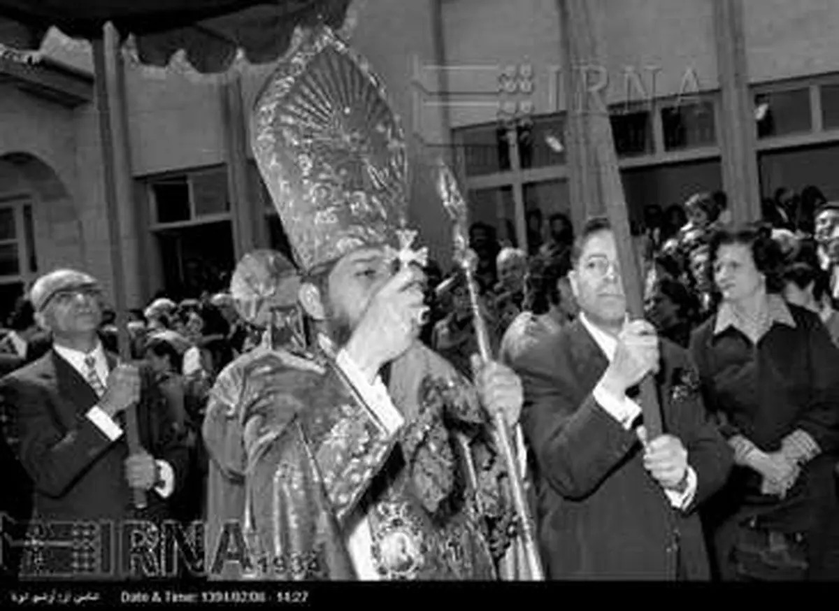 8 اردیبهشت 1352 - افتتاح کلیسای سنت سرکیس تهران/عکس