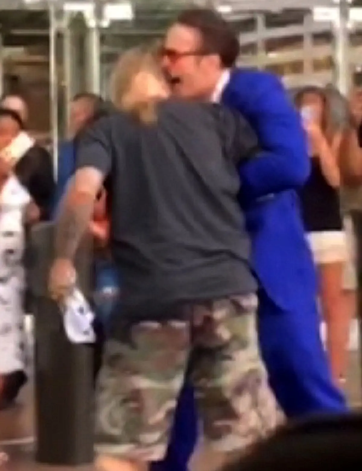 درگیری نیکلاس کیج و خواننده سرشناسی که یک زن را کتک زد / عکس